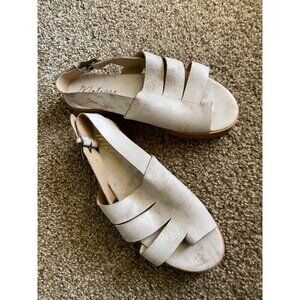 Matisse Size 9M Holland White Distressed Rustic Flatform Platform Sandal Leather
